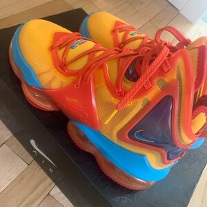 Nike Lebron 19 Tune Squad hi top basketball shoes men’s 7.5